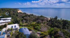 Spacious Coastal Retreat 5 Bdr